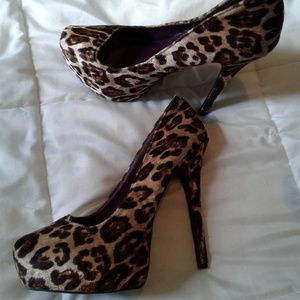 Shoe republic la suede heels